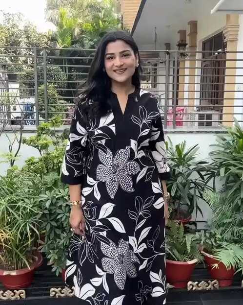 Black & White Floral Printed Long Kurti